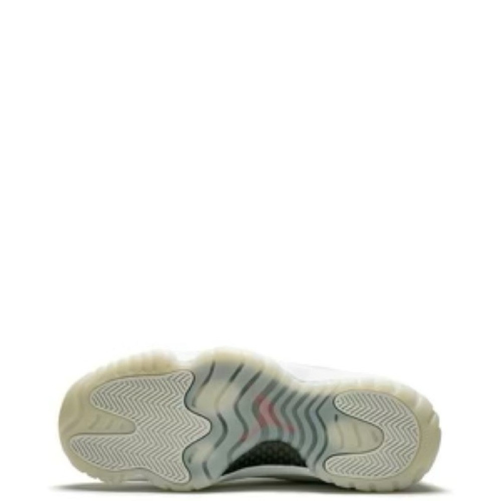 Jordan
Air Jordan 11 Retro platinum tint - Picture 3 of 5